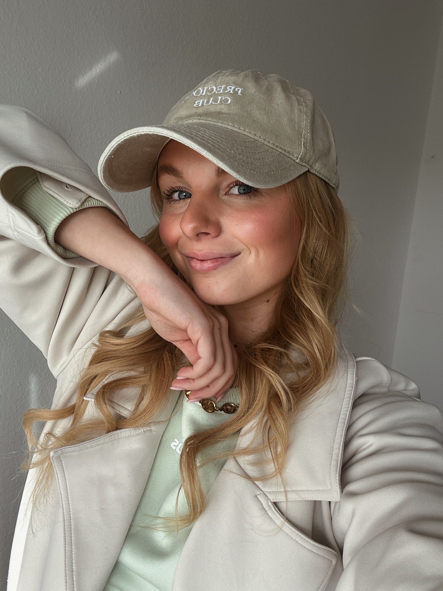 CAP OLIVE PRECIOUS CLUB