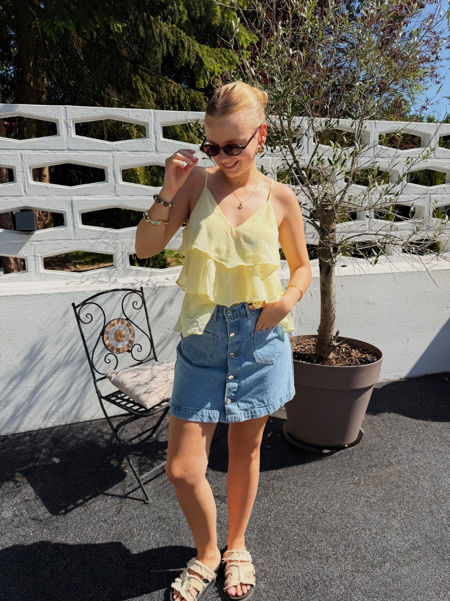 TOP YELLOW