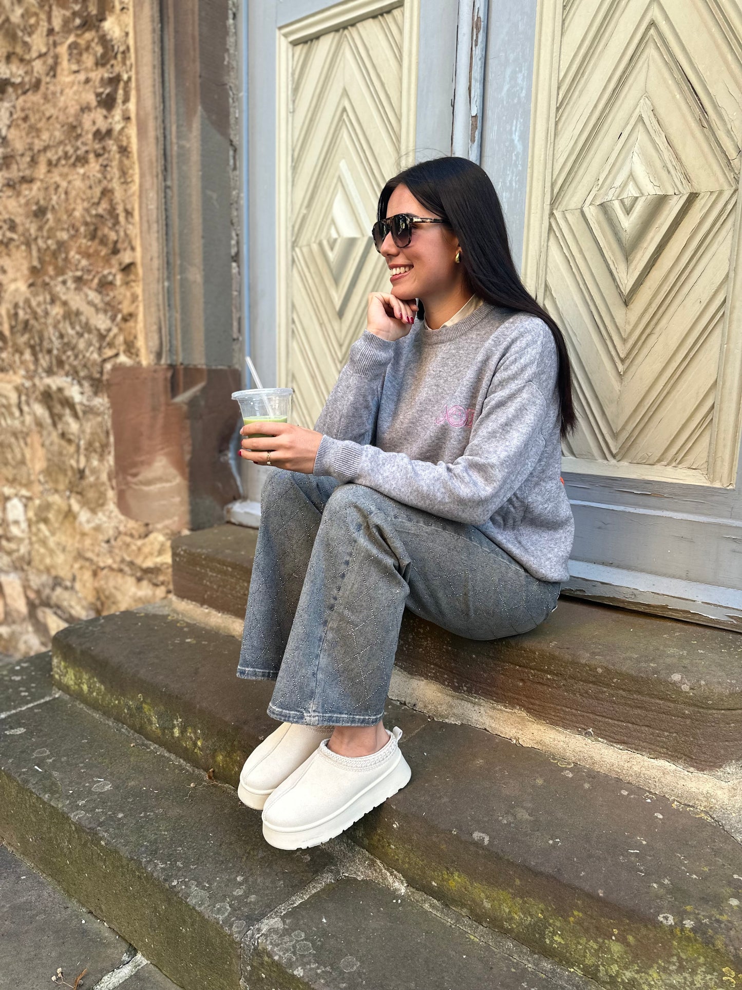 GOOD VIBES PULLOVER GRAU