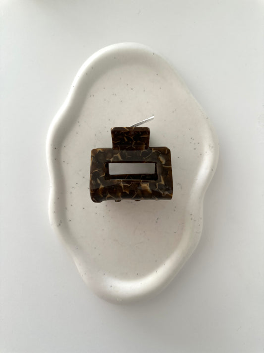HAARKLAMMER DARK BROWN
