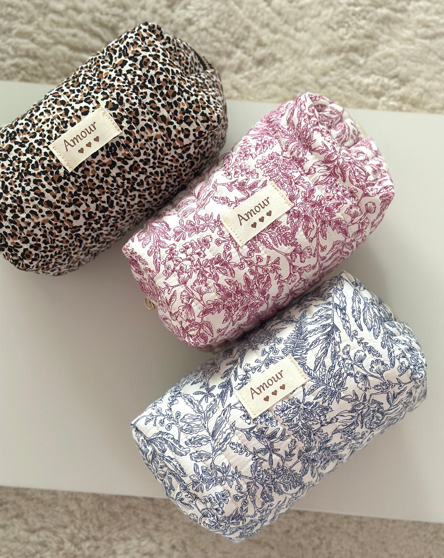 COSMETIC BAG AMOUR