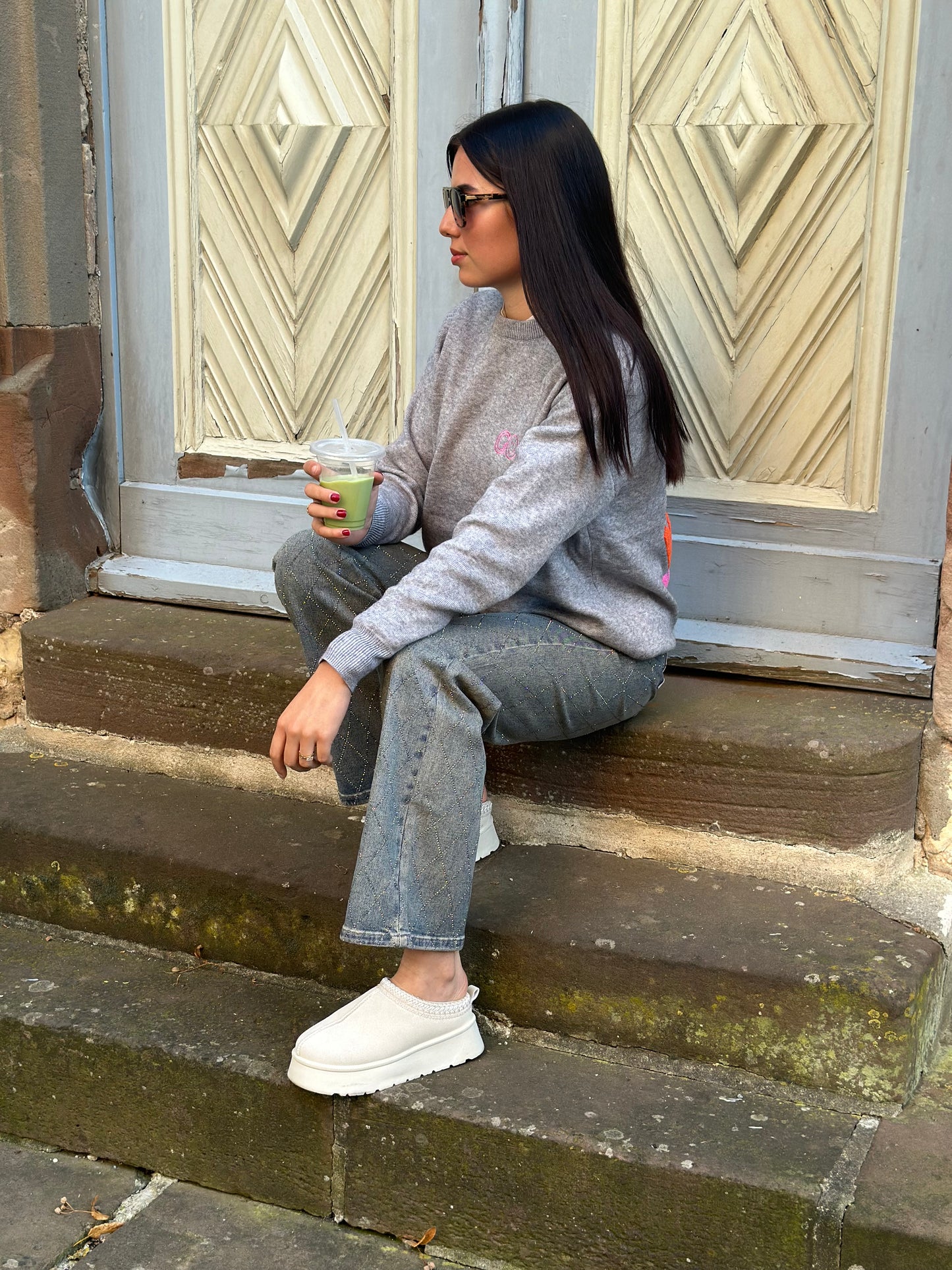 GOOD VIBES PULLOVER GRAU
