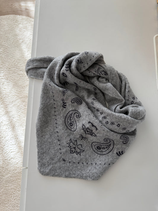 SCARF SOFT GREY